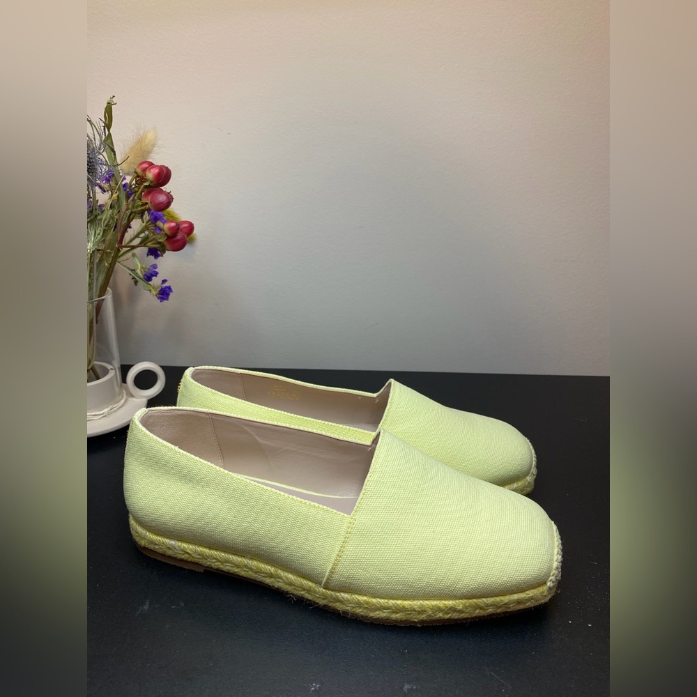 Stuart Weitzman Dree Espadrille Flat Women pale yellow Size 8